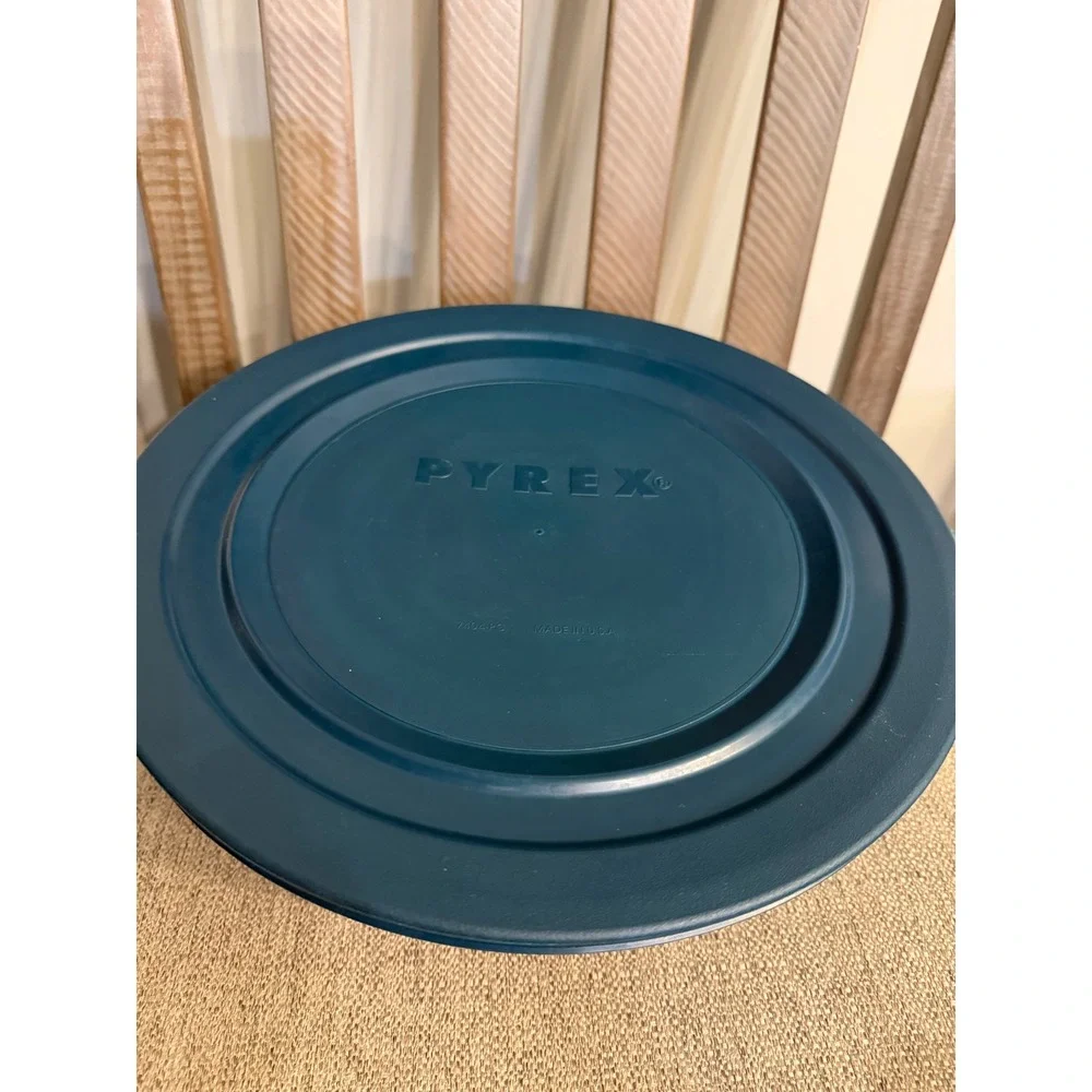 Pyrex sculpted clear